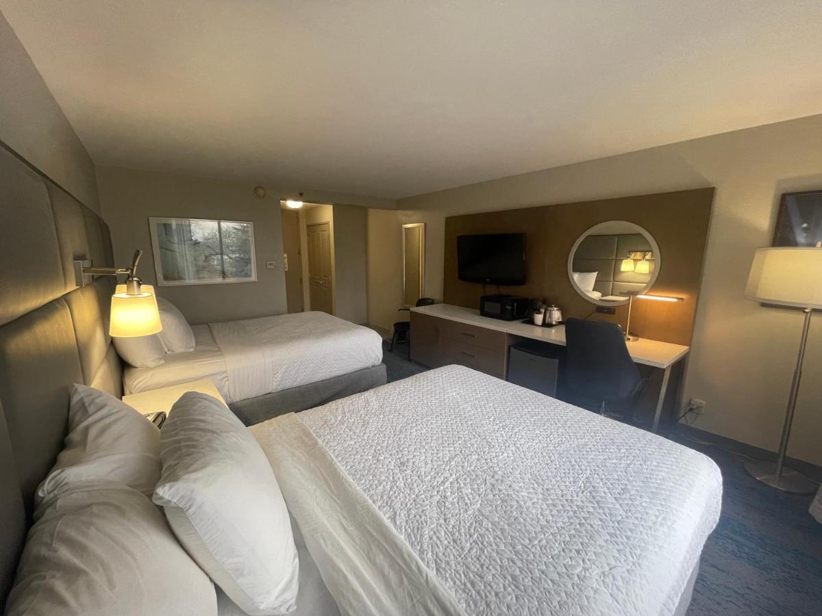 מלון Ramada By Wyndham Cleveland אינדפנדנס מראה חיצוני תמונה
