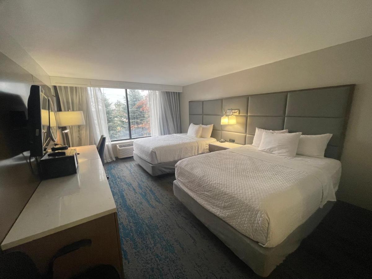 מלון Ramada By Wyndham Cleveland אינדפנדנס מראה חיצוני תמונה