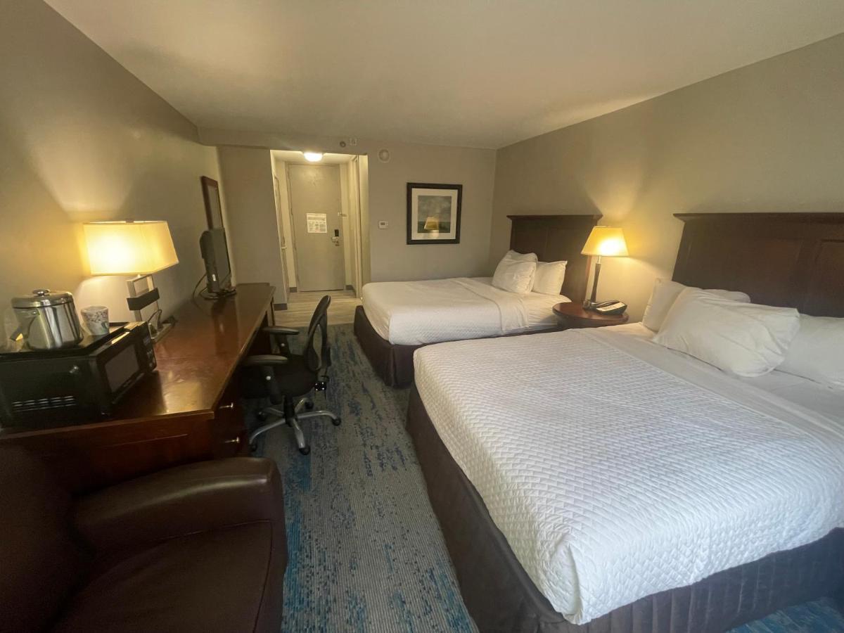 מלון Ramada By Wyndham Cleveland אינדפנדנס מראה חיצוני תמונה
