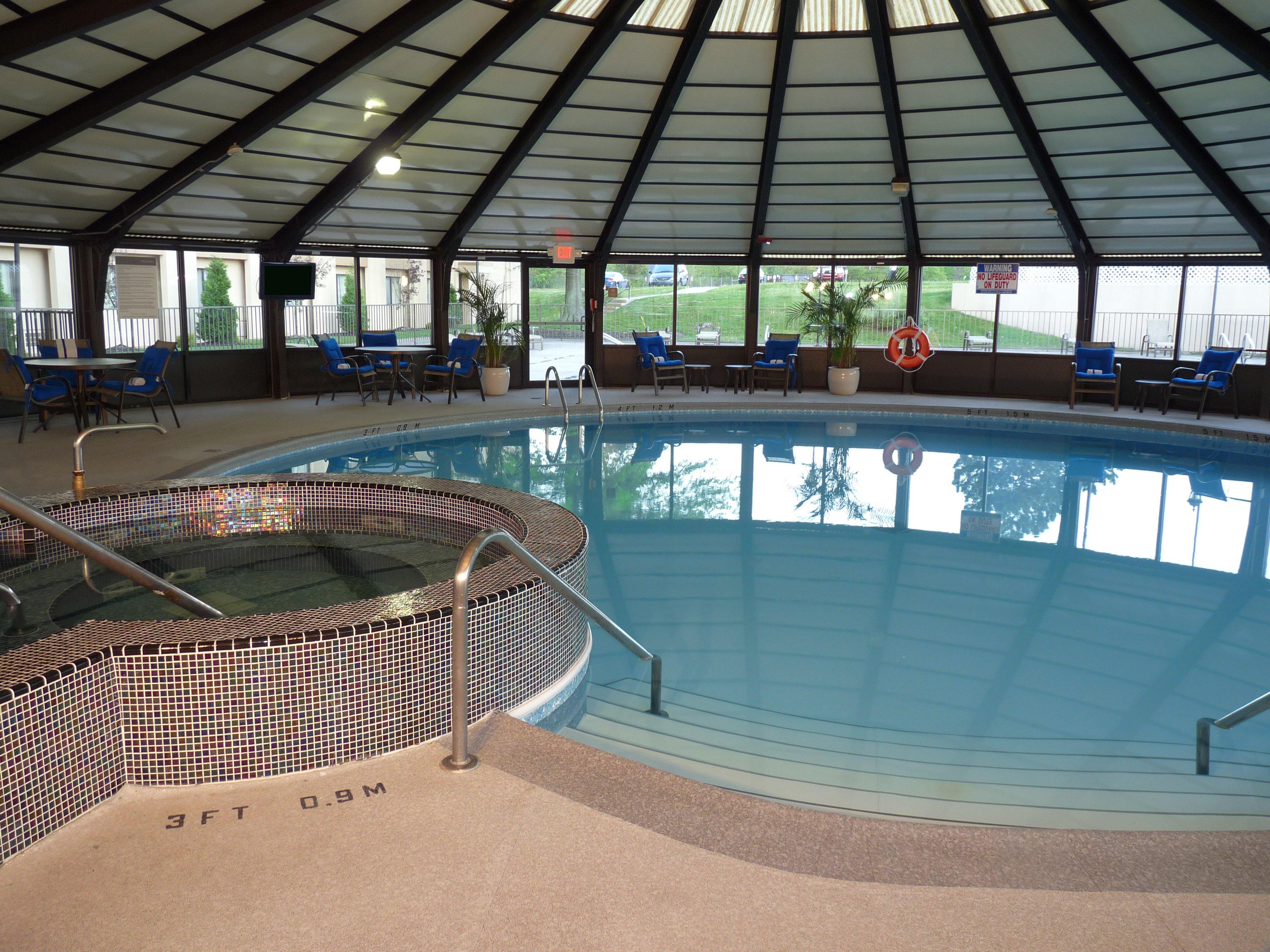 מלון Ramada By Wyndham Cleveland אינדפנדנס מראה חיצוני תמונה