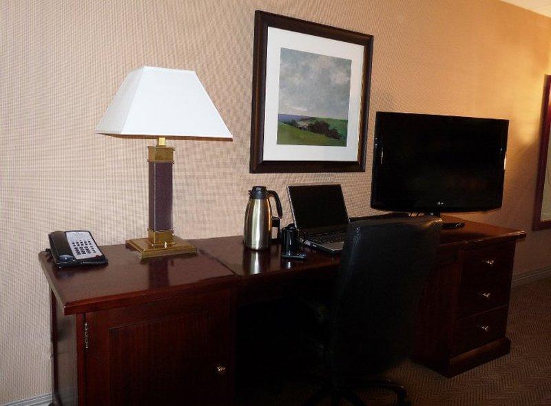 מלון Ramada By Wyndham Cleveland אינדפנדנס חדר תמונה