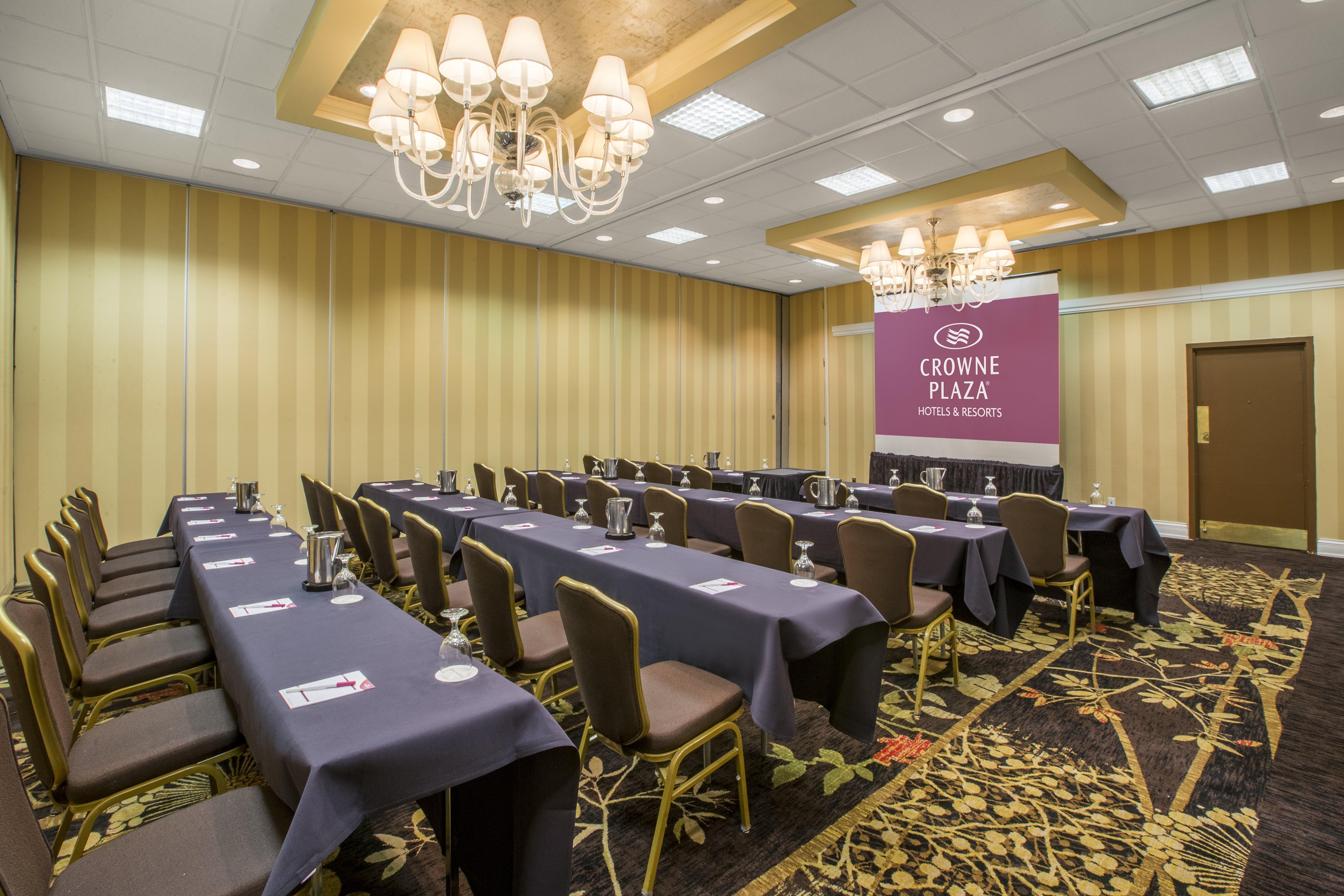 מלון Ramada By Wyndham Cleveland אינדפנדנס מראה חיצוני תמונה