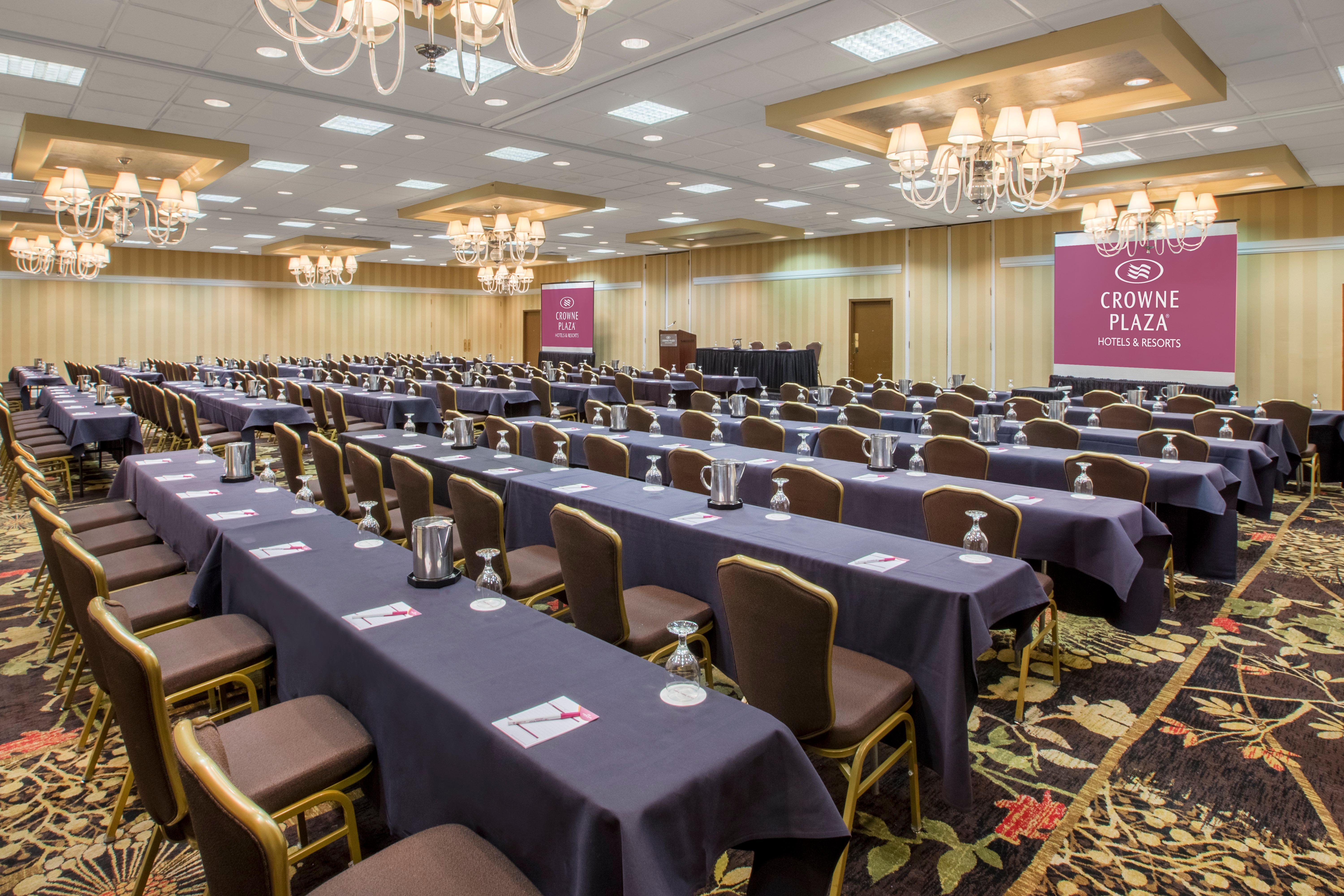 מלון Ramada By Wyndham Cleveland אינדפנדנס מראה חיצוני תמונה