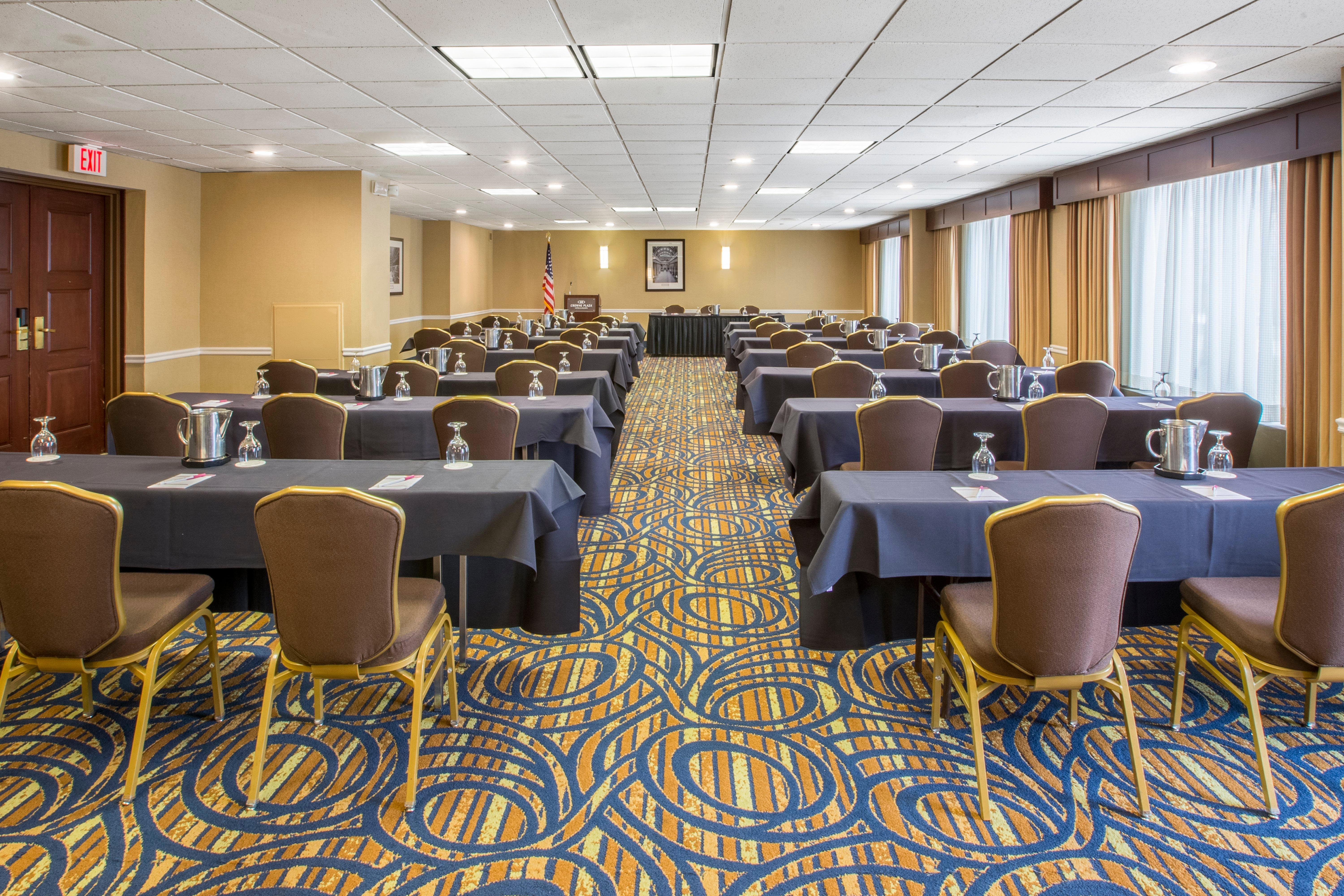 מלון Ramada By Wyndham Cleveland אינדפנדנס מראה חיצוני תמונה