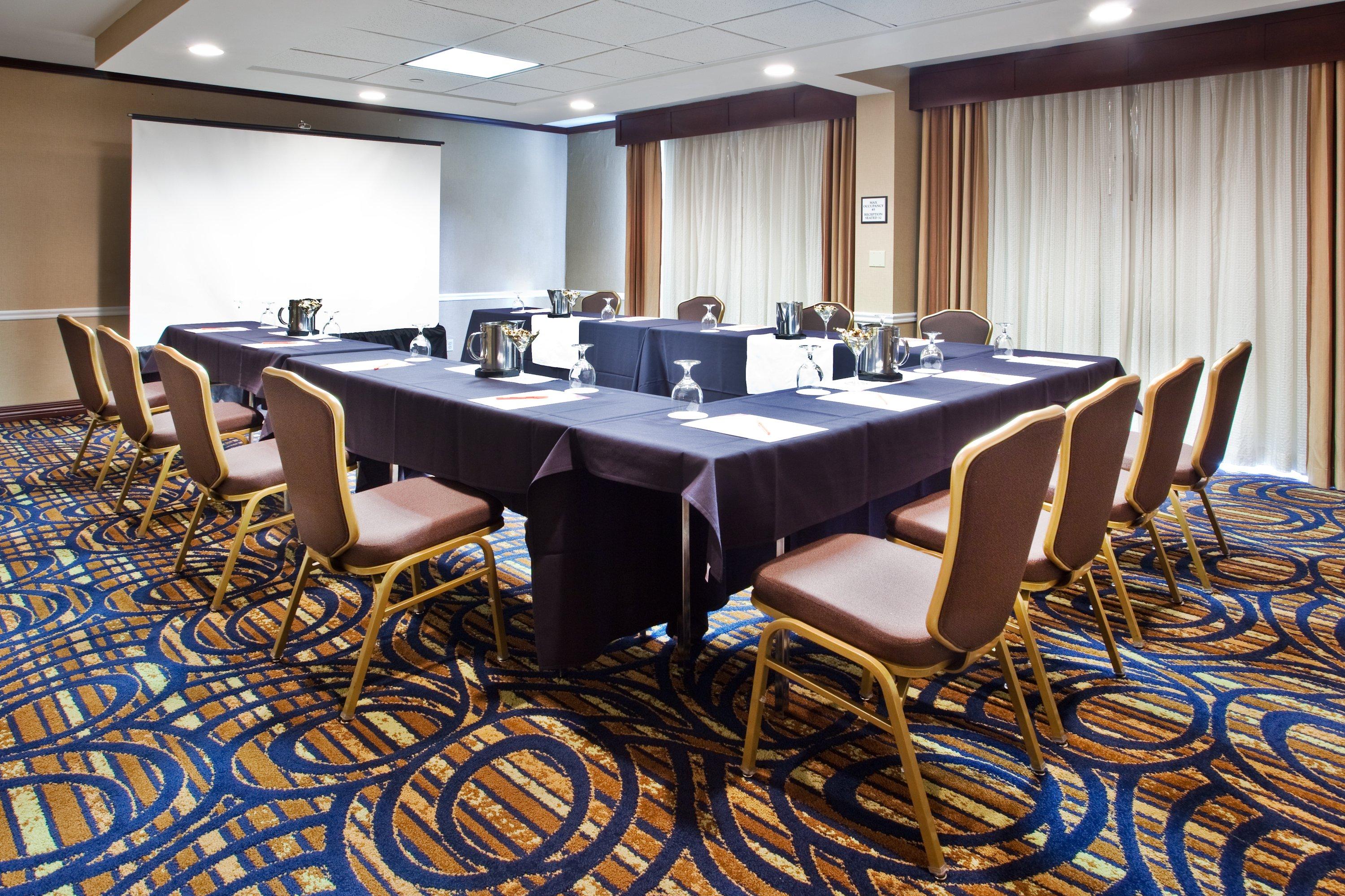 מלון Ramada By Wyndham Cleveland אינדפנדנס מראה חיצוני תמונה
