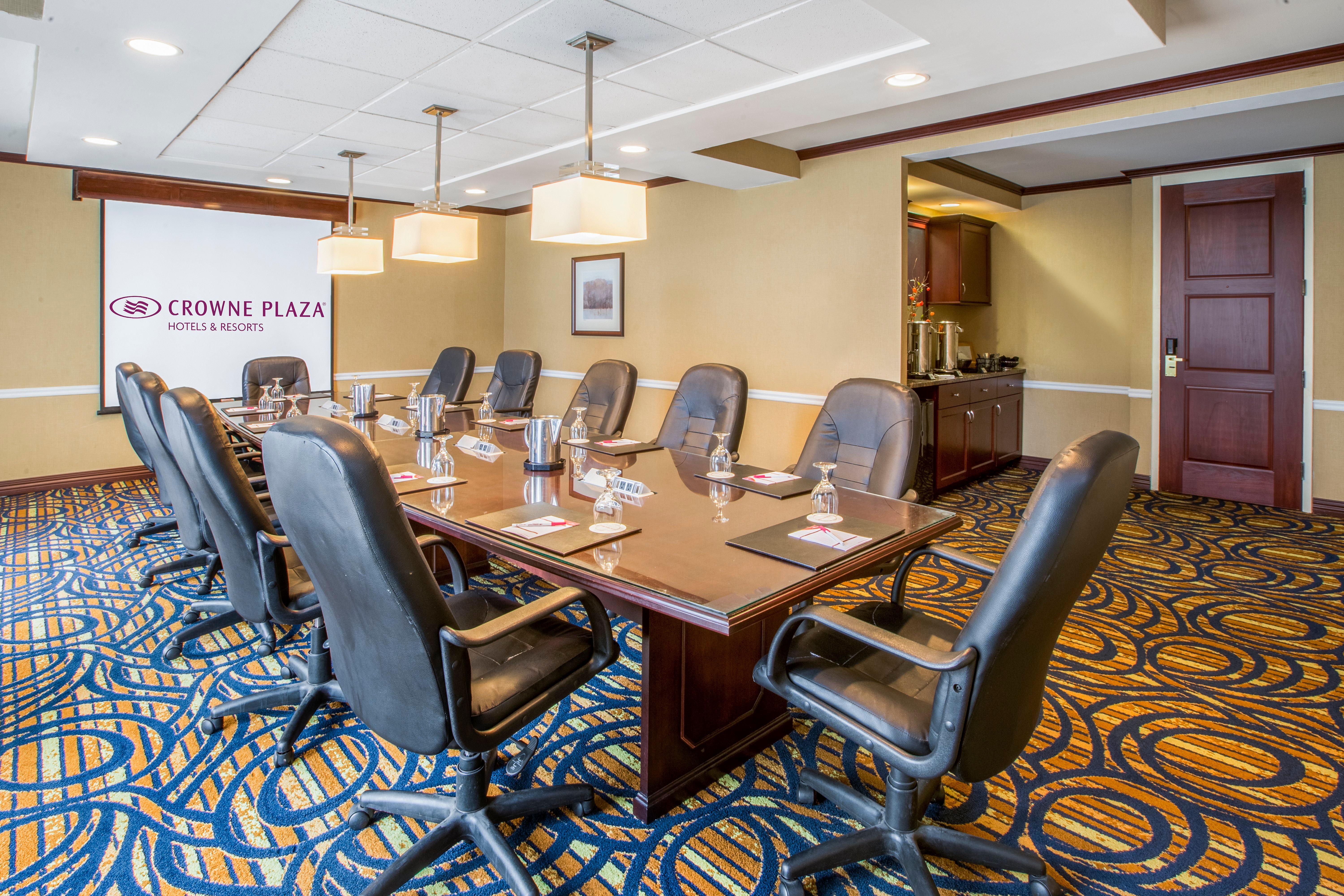 מלון Ramada By Wyndham Cleveland אינדפנדנס מראה חיצוני תמונה