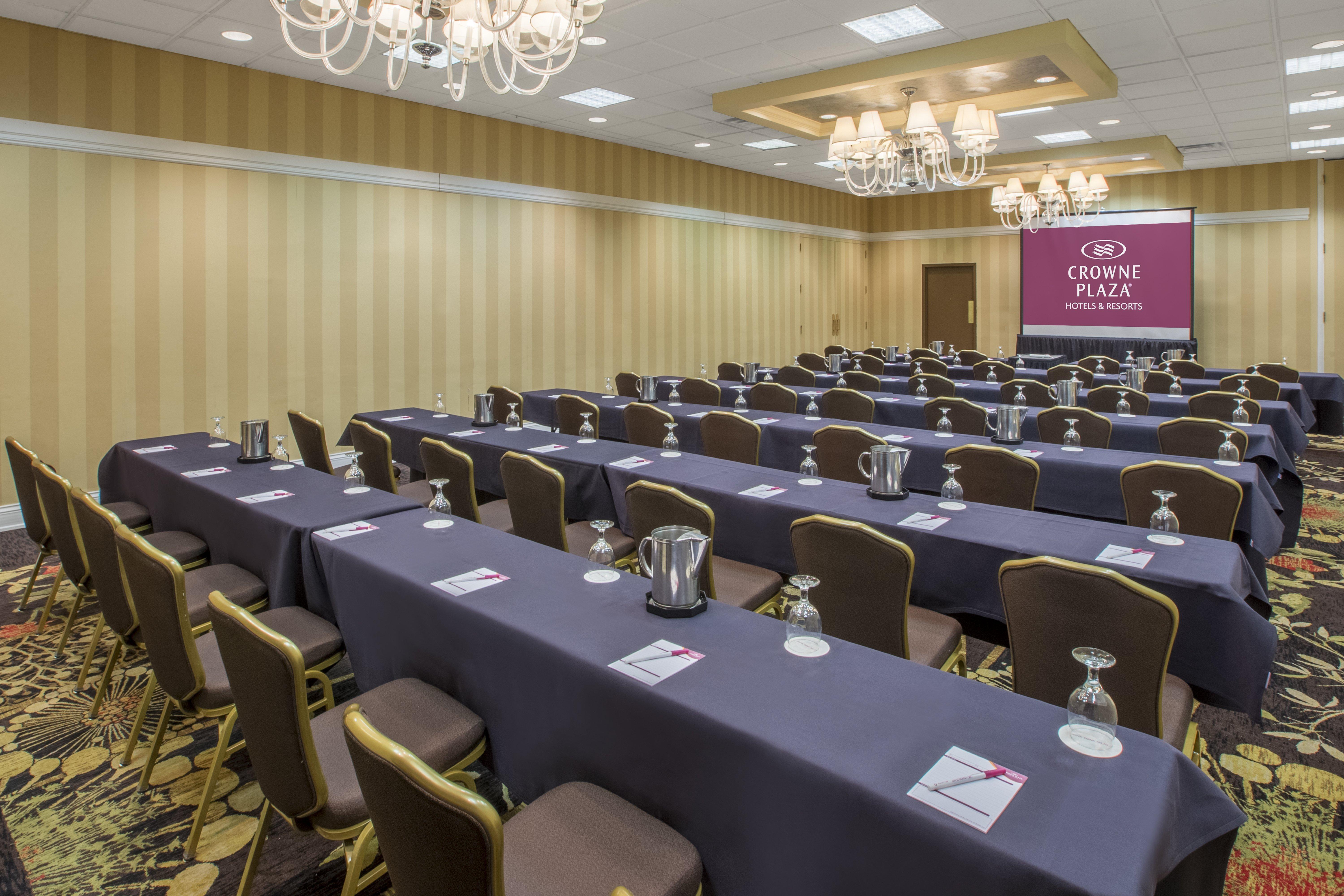 מלון Ramada By Wyndham Cleveland אינדפנדנס מראה חיצוני תמונה