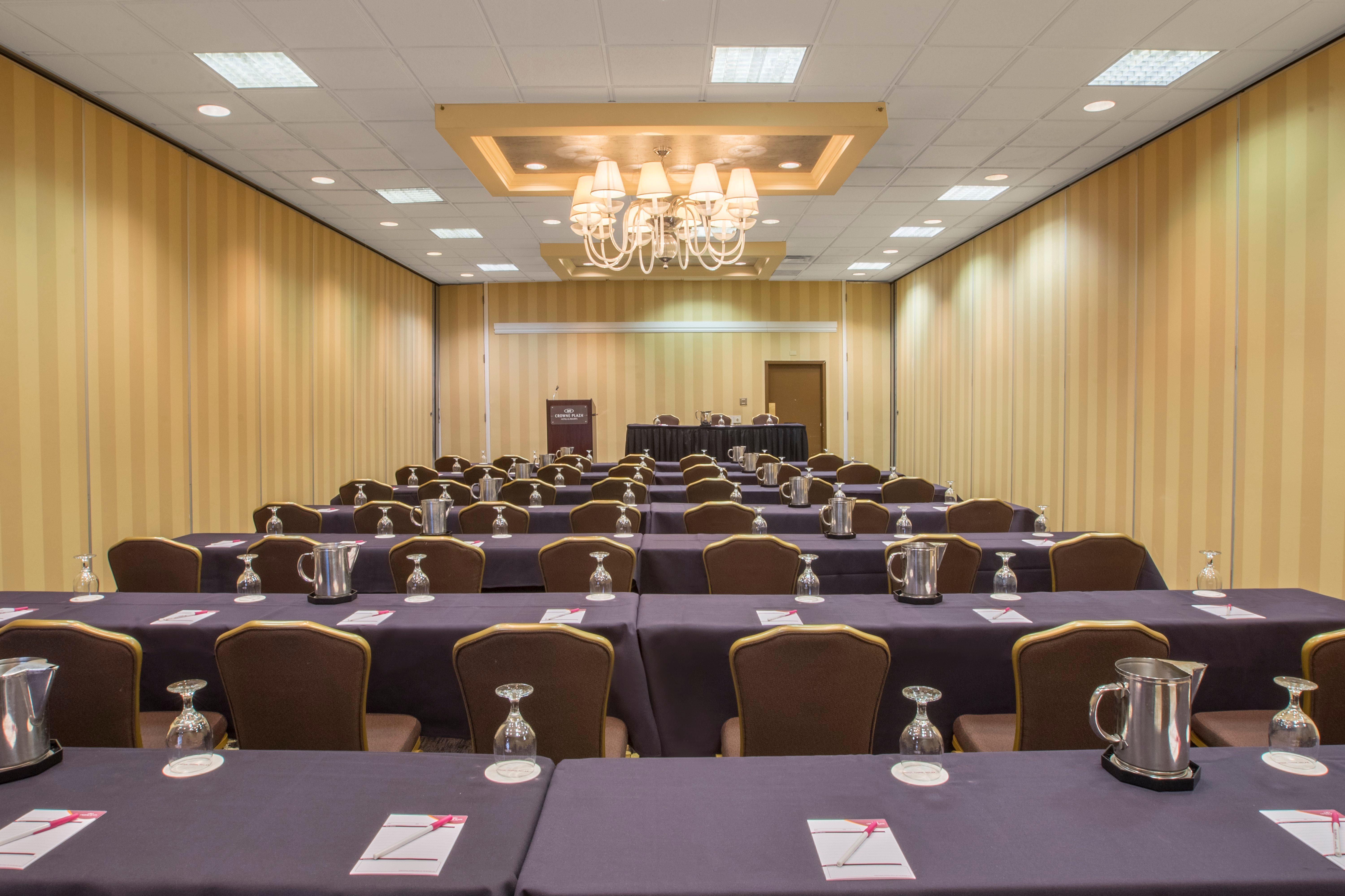 מלון Ramada By Wyndham Cleveland אינדפנדנס מראה חיצוני תמונה