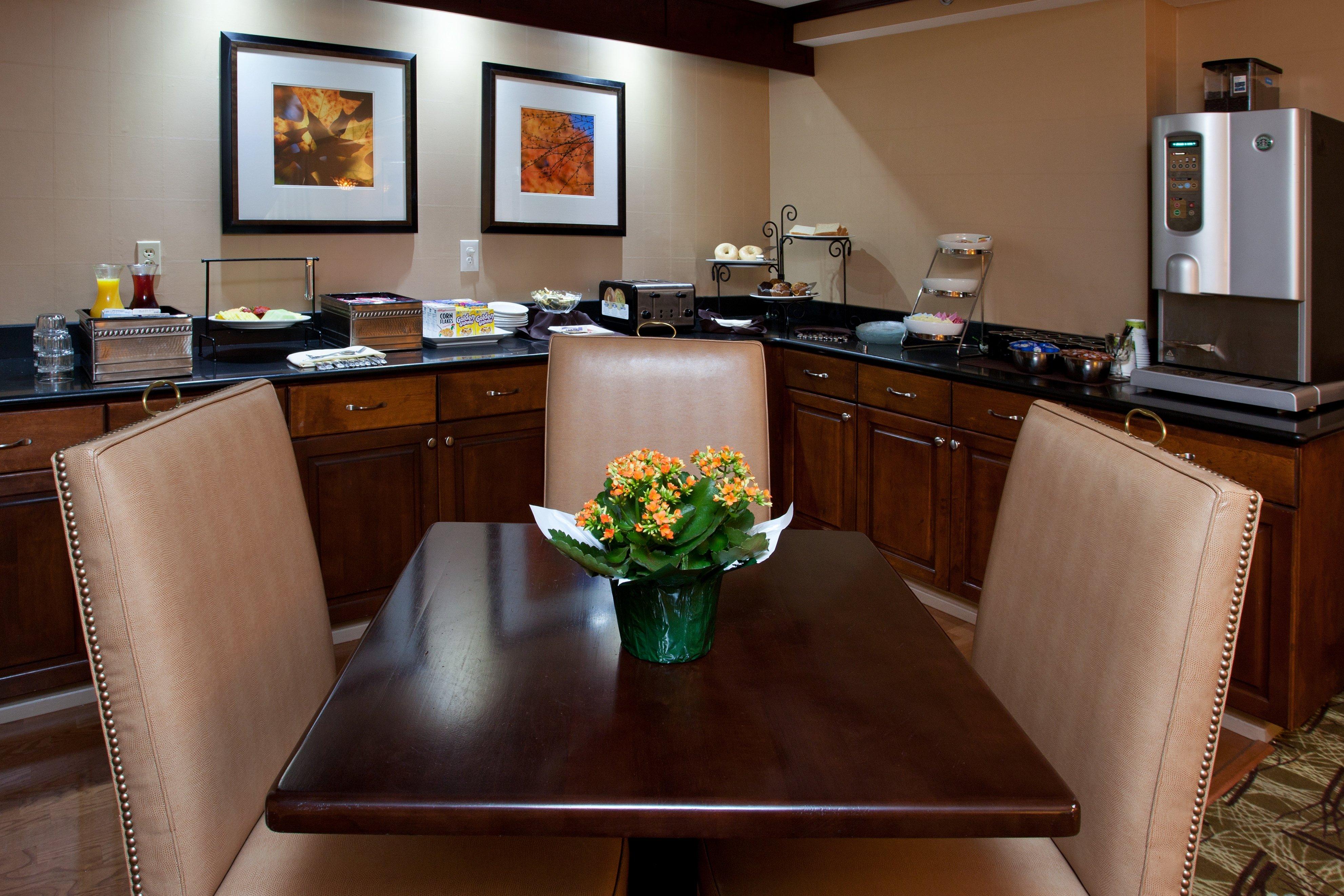 מלון Ramada By Wyndham Cleveland אינדפנדנס מראה חיצוני תמונה