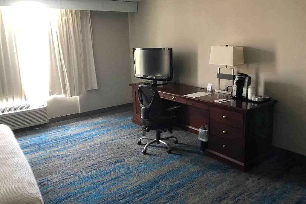 מלון Ramada By Wyndham Cleveland אינדפנדנס חדר תמונה