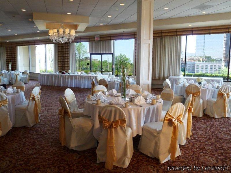 מלון Ramada By Wyndham Cleveland אינדפנדנס מסעדה תמונה