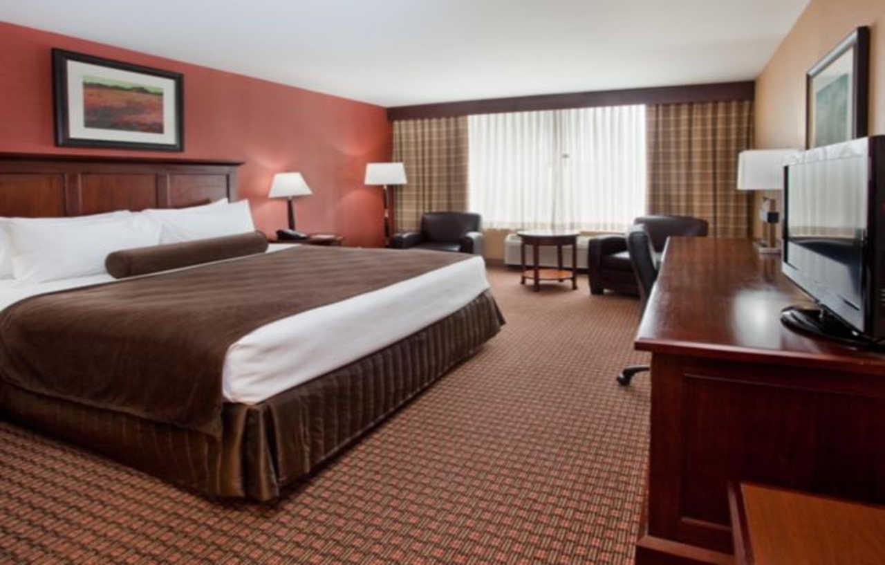 מלון Ramada By Wyndham Cleveland אינדפנדנס מראה חיצוני תמונה
